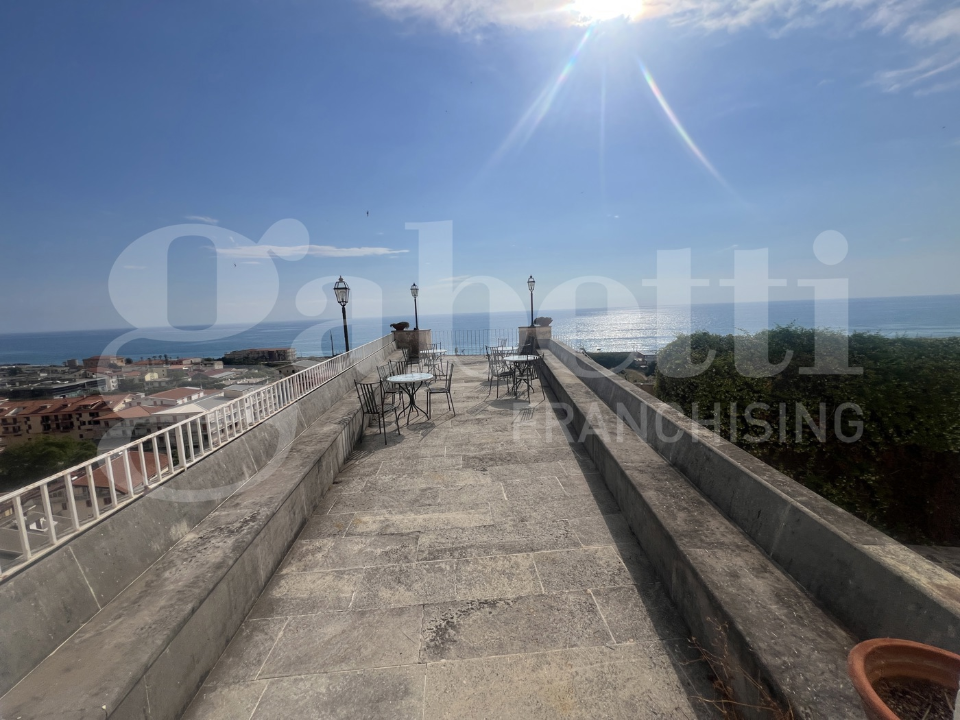 Villa - Image 11