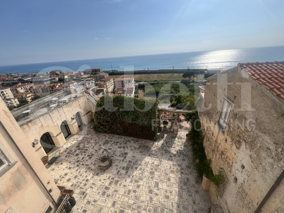Villa - Image 40
