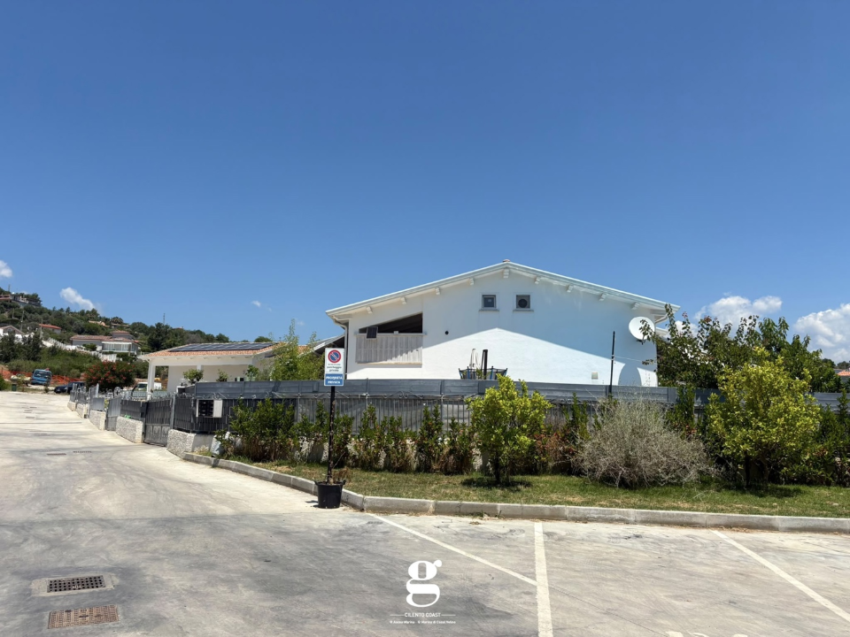 Villa - Image 3