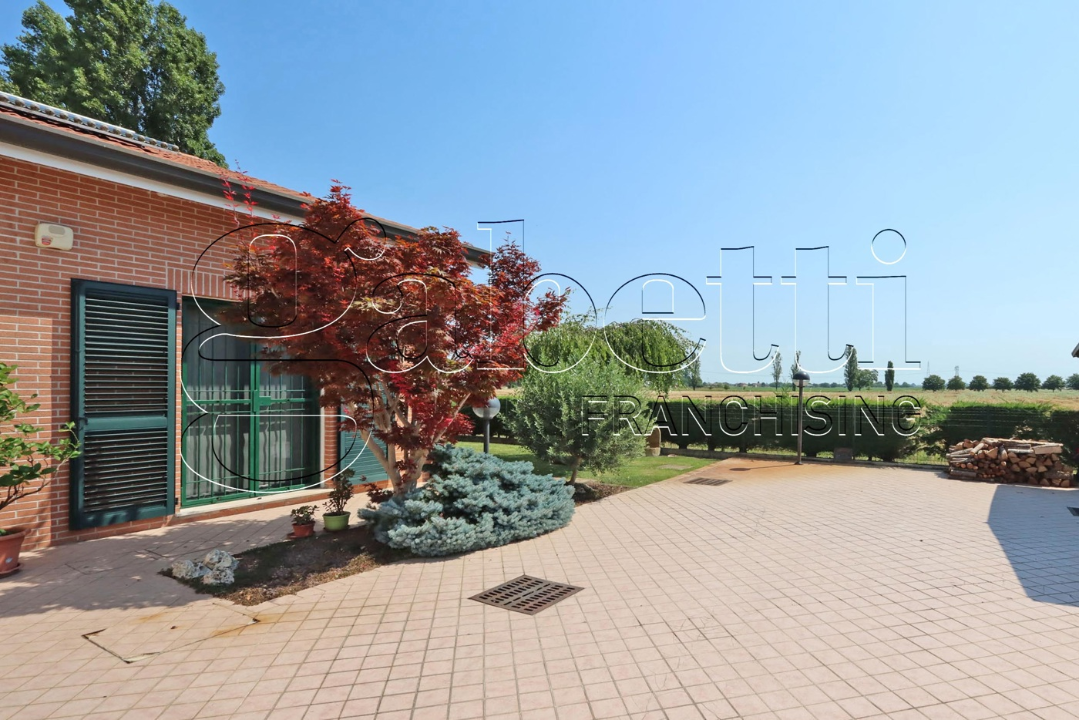 Villa - Image 4
