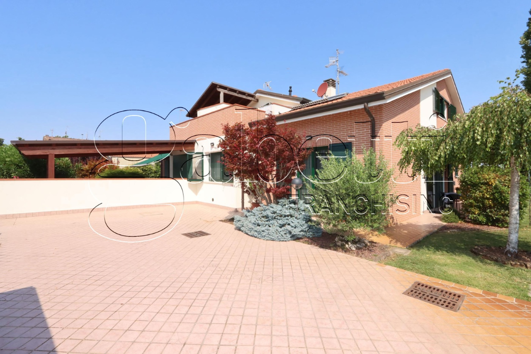 Villa - Image 3