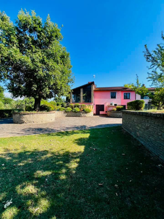 Villa - Image 1