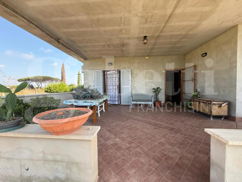 Villa - Image 2