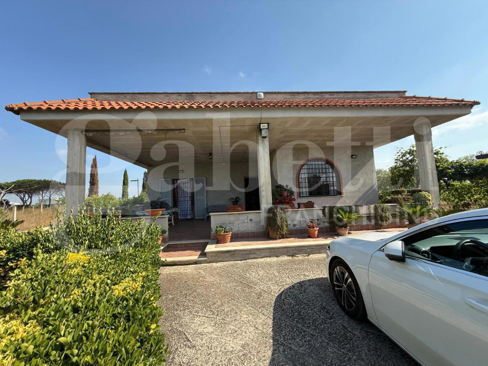 Villa - Image 1