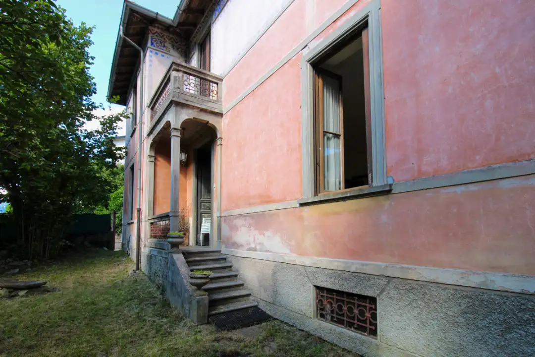 Villa - Image 1