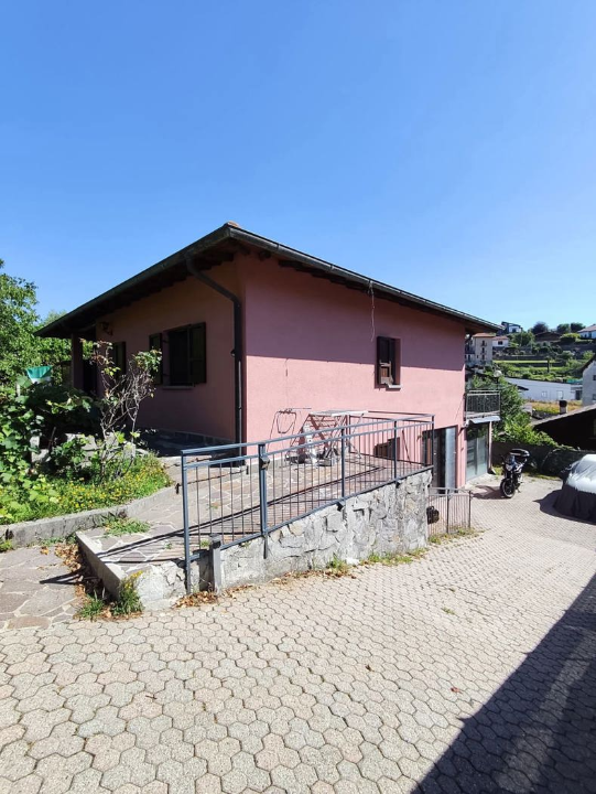 Villa - Image 2
