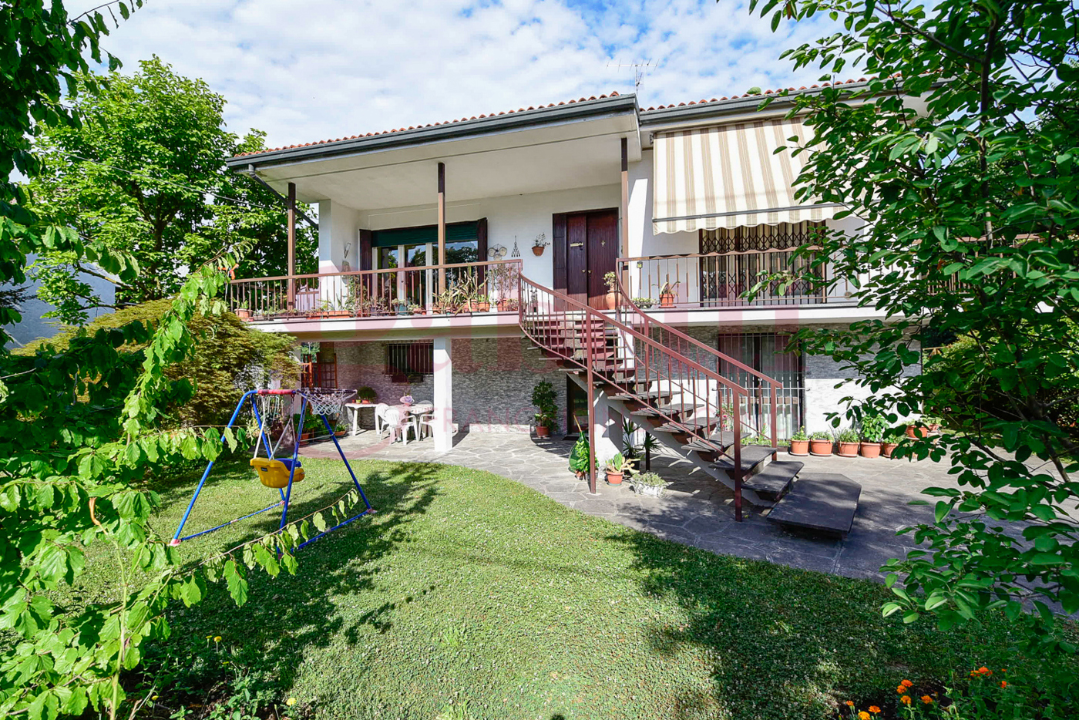 Villa - Image 2