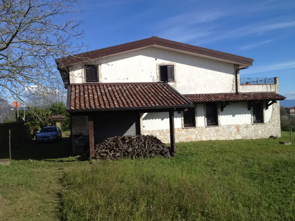 Villa - Image 1