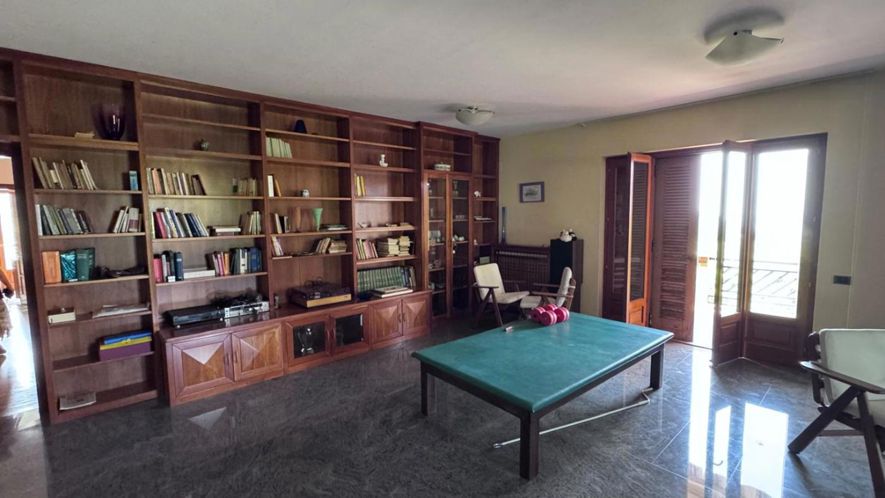 Villa - Image 4