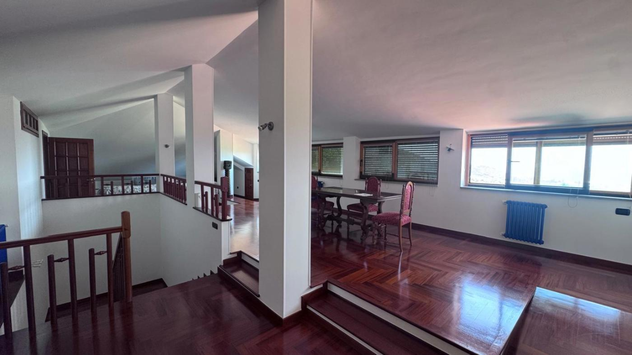 Villa - Image 5