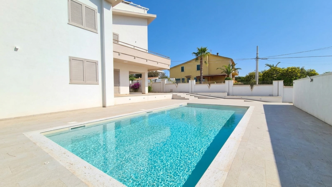 Villa - Image 2