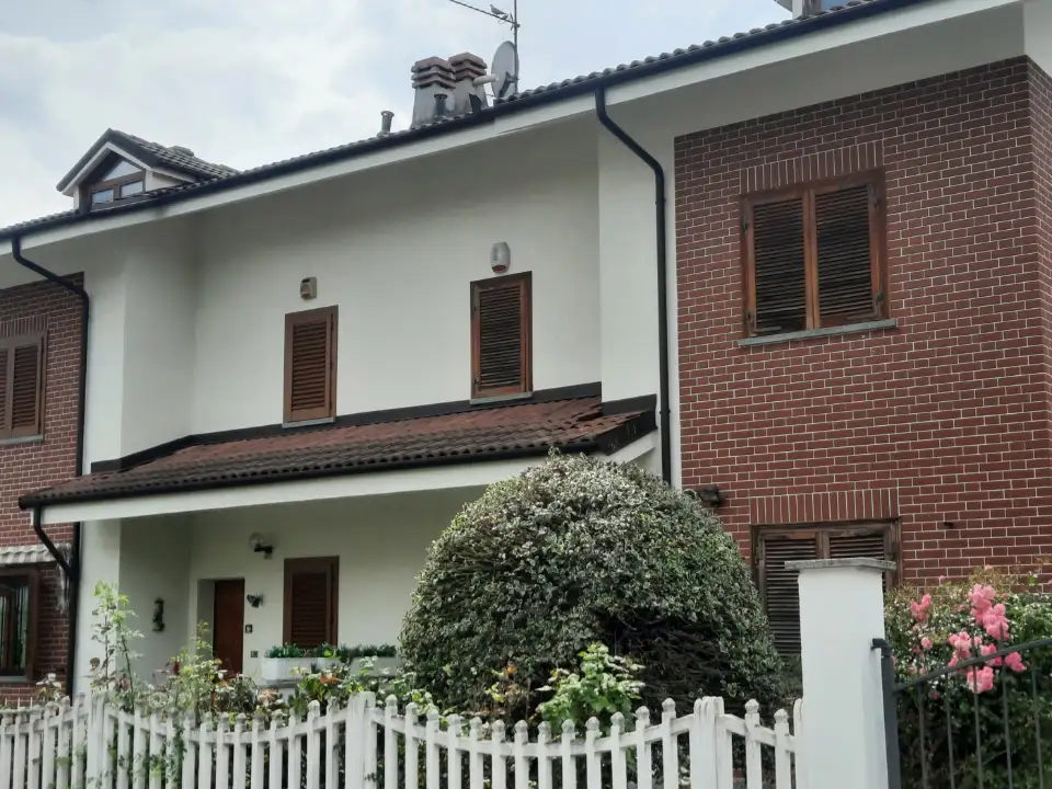 Villa - Image 2