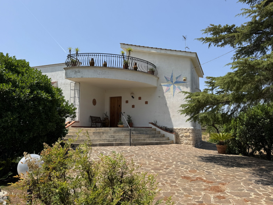 Villa - Image 2