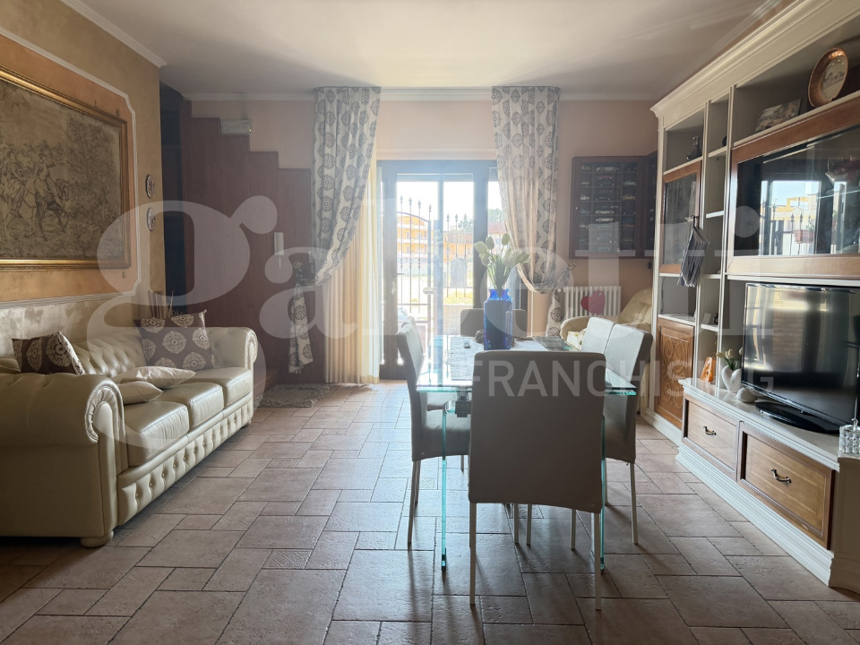 Villa - Image 2
