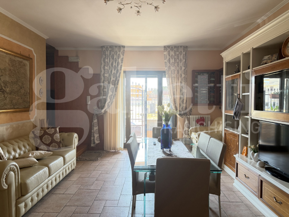 Villa - Image 1