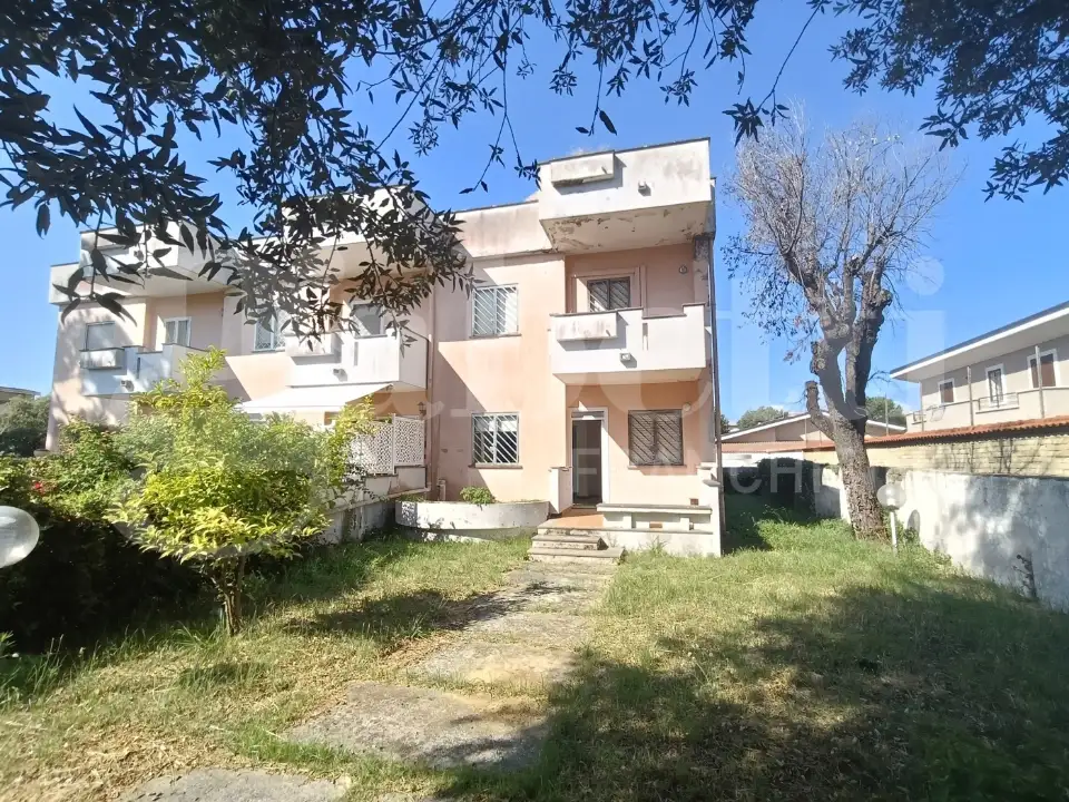 Villa - Image 1