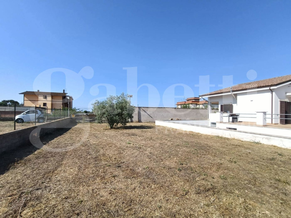 Villa - Image 4