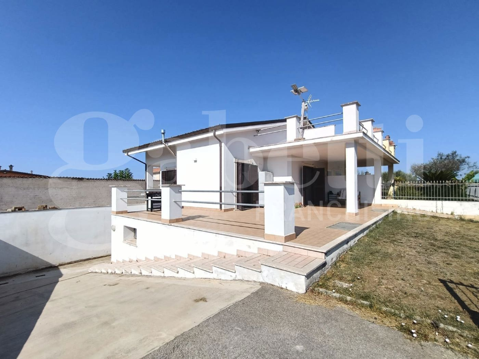 Villa - Image 2
