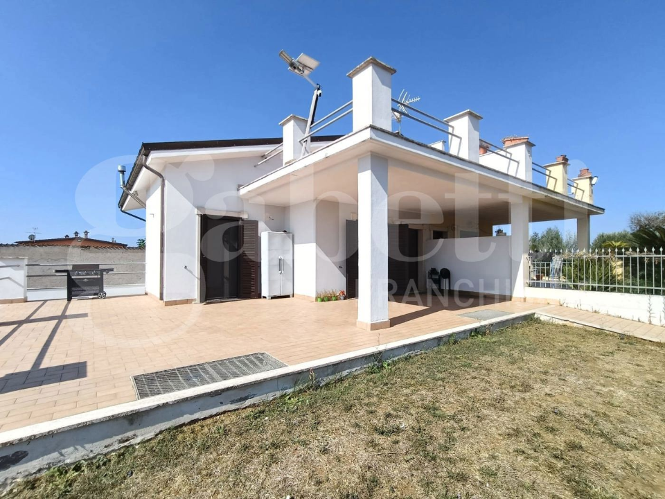 Villa - Image 1