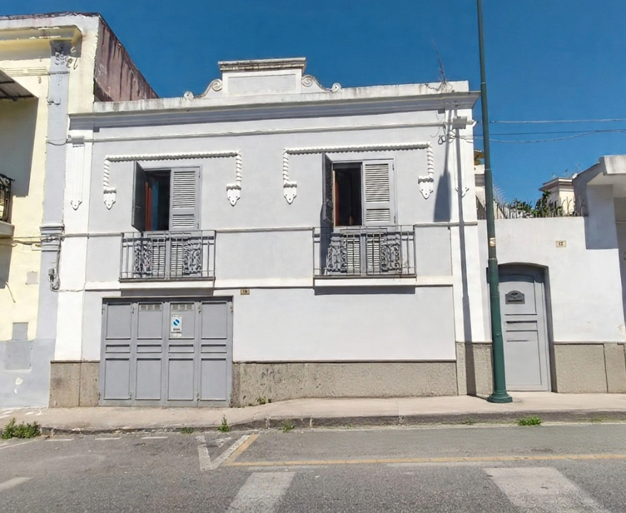 Villa - Image 1