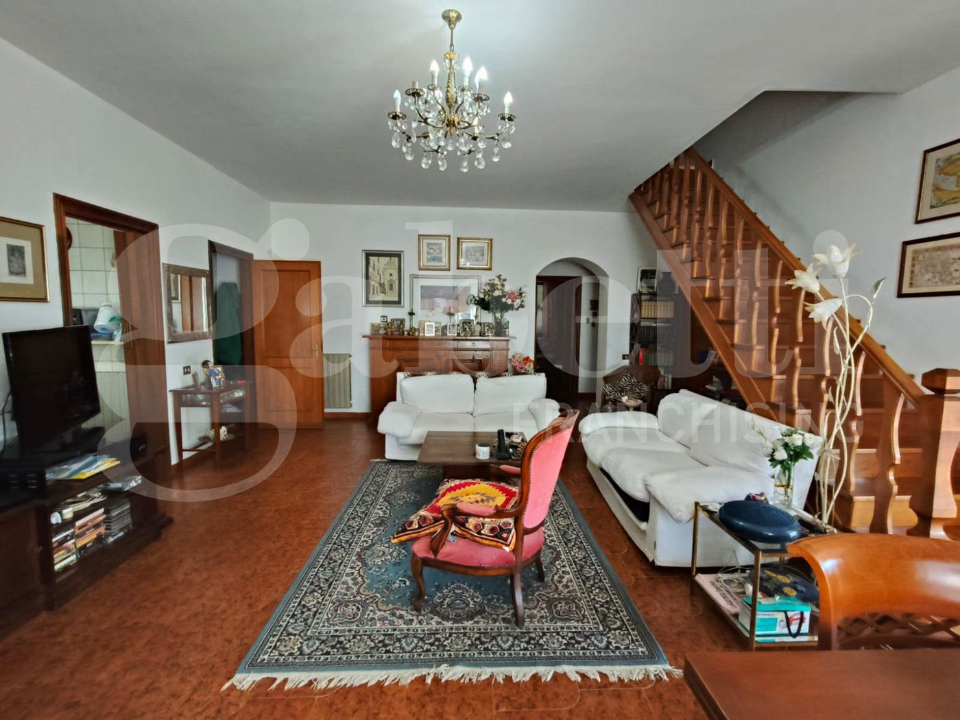 Villa - Image 1