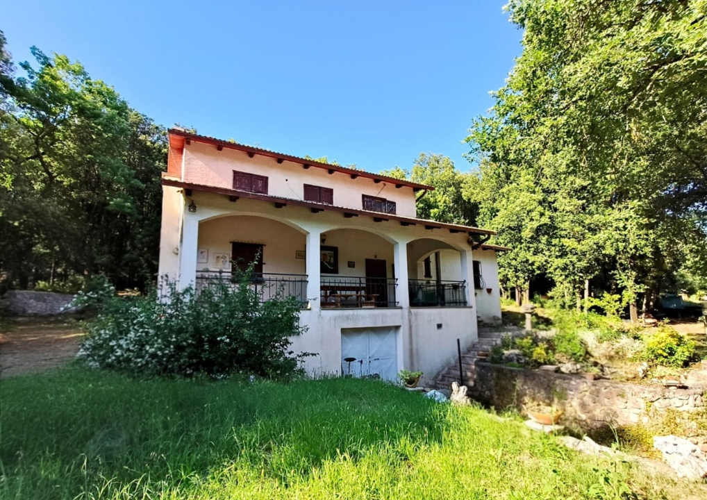Villa - Image 2