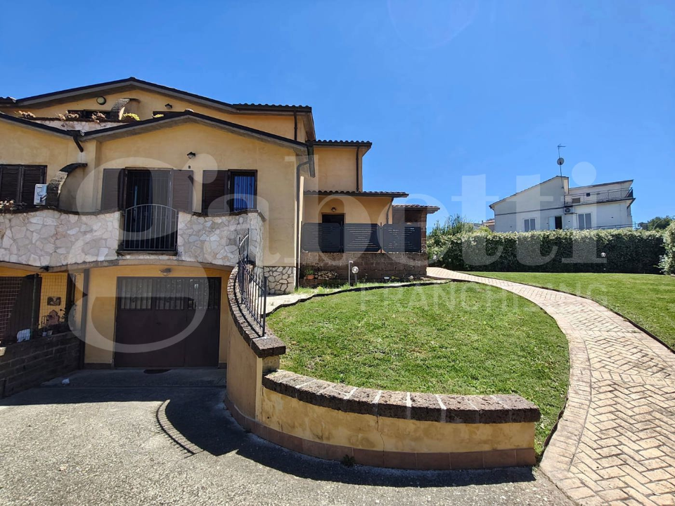Villa - Image 1