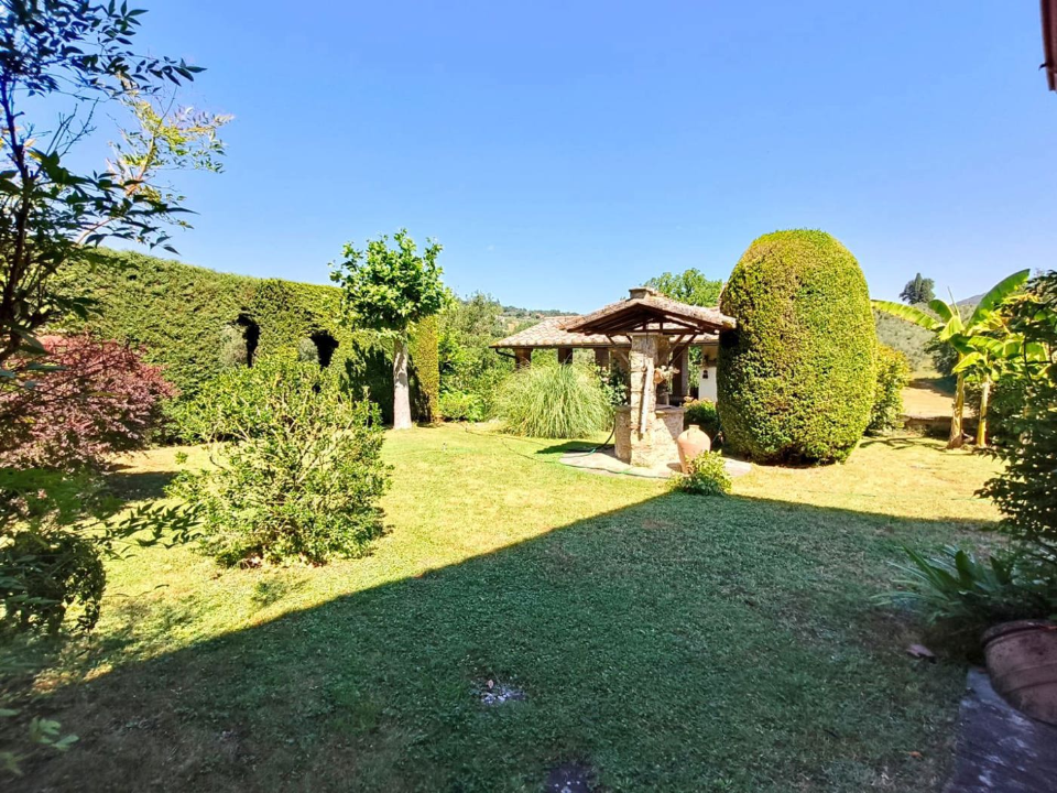 Villa - Image 2