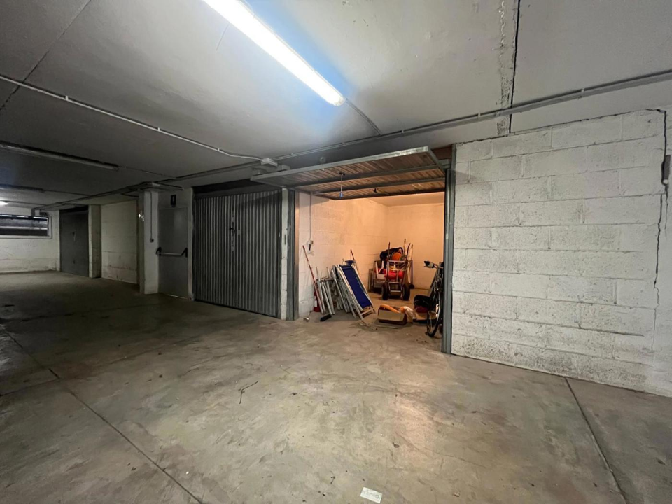 Box - Image 17