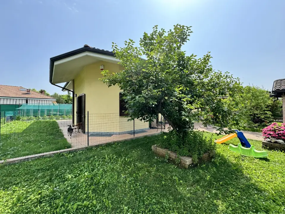 Villa - Image 1