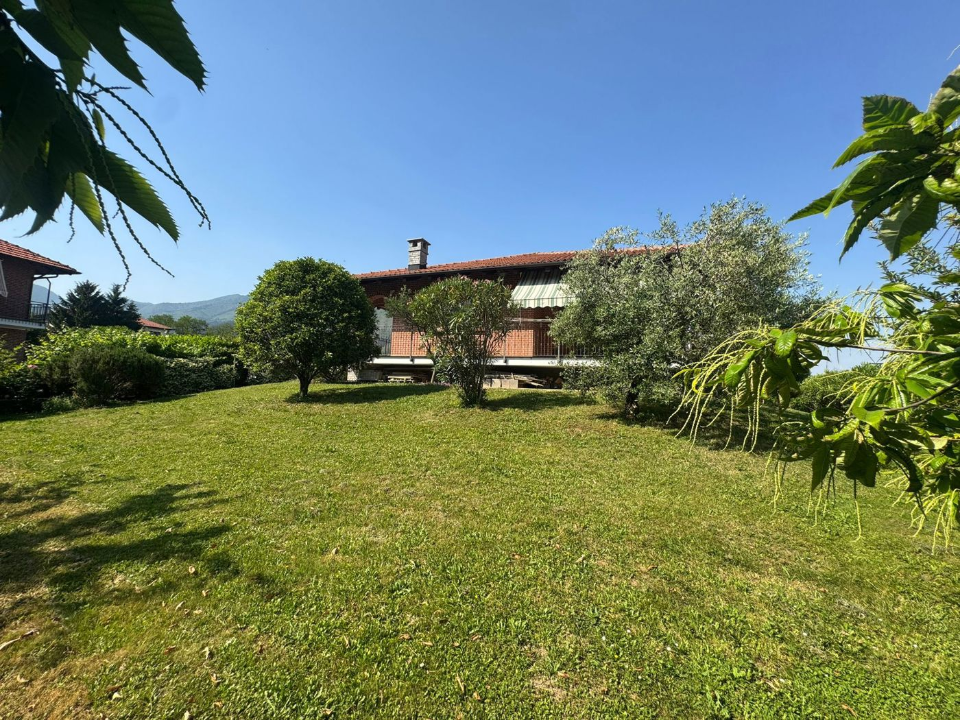 Villa - Image 2