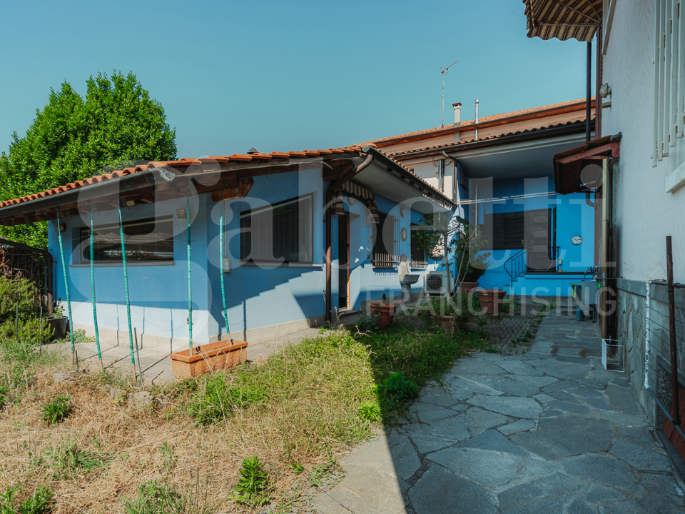 Villa - Image 11