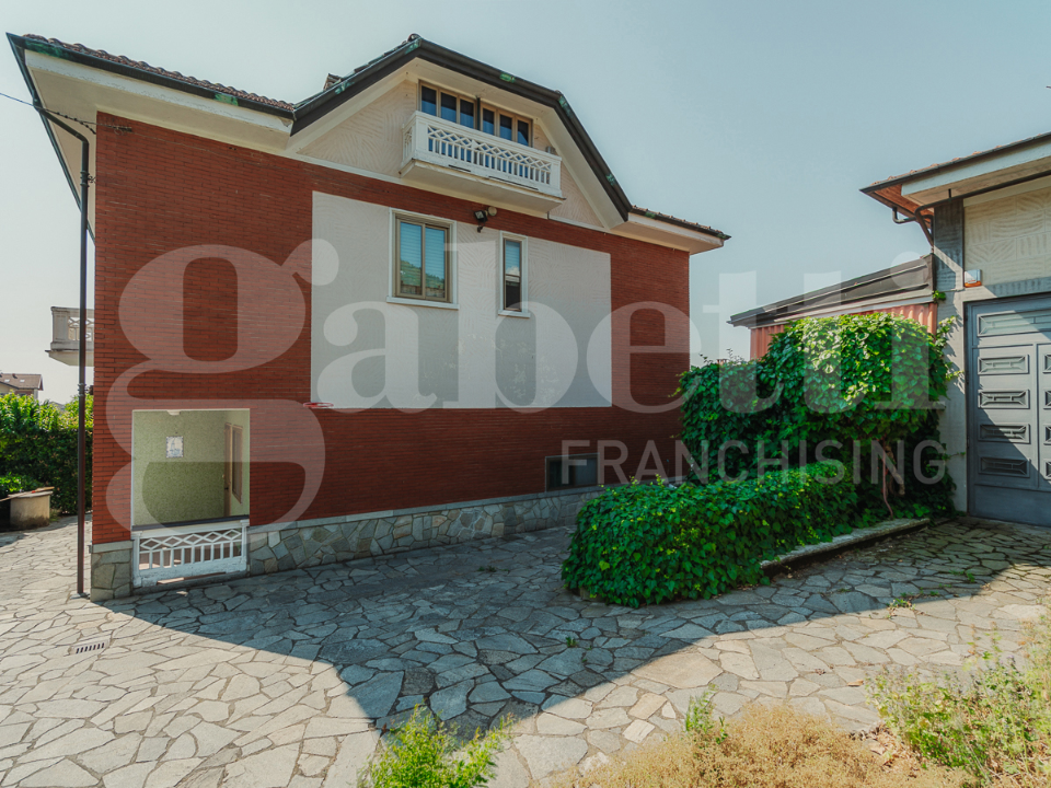 Villa - Image 4