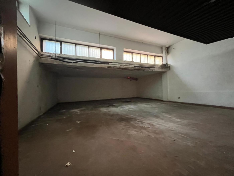Box - Image 15