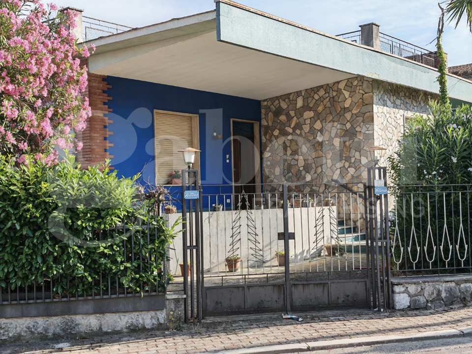 Villa - Image 3