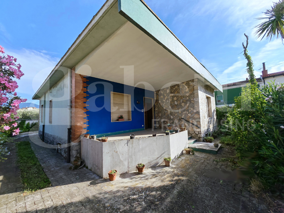 Villa - Image 4