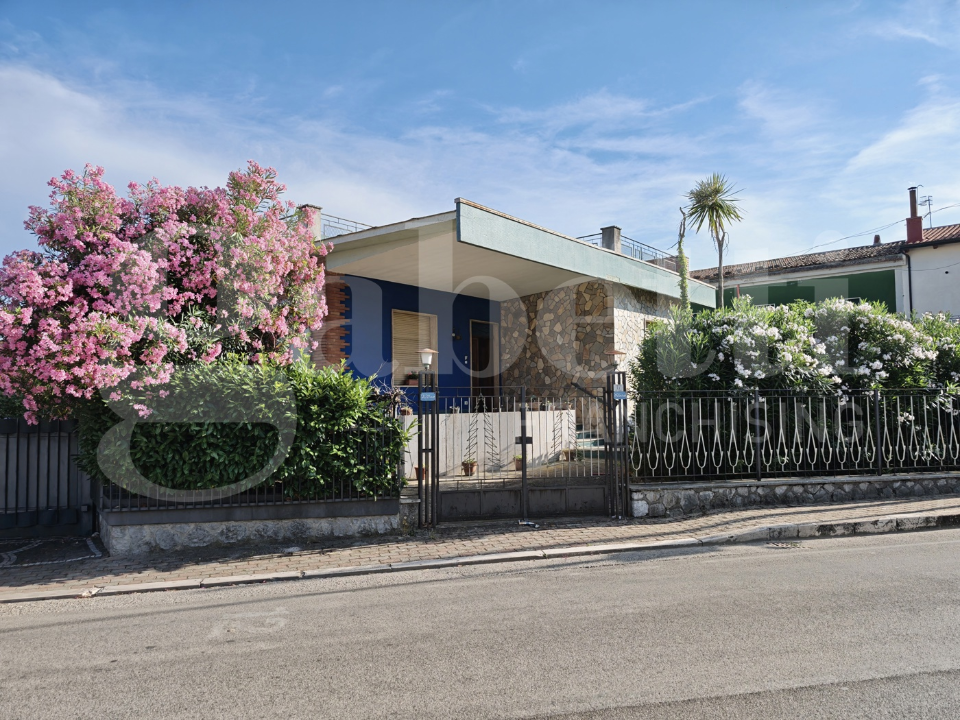Villa - Image 1