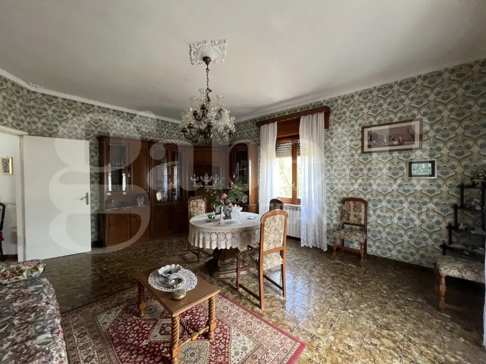 Villa - Image 3