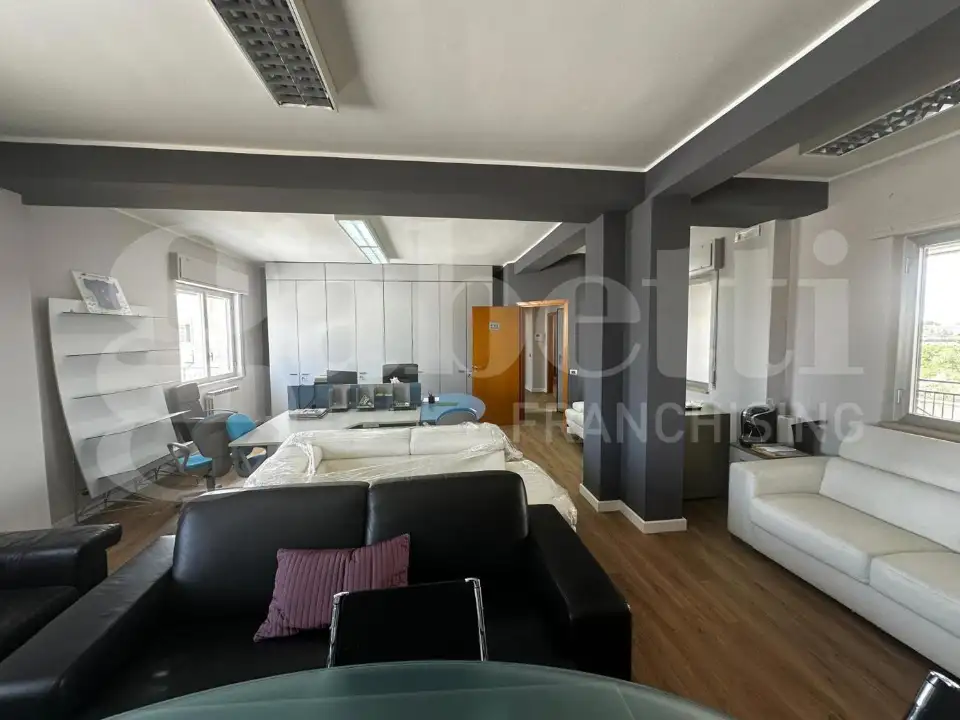 Capannone - Image 28