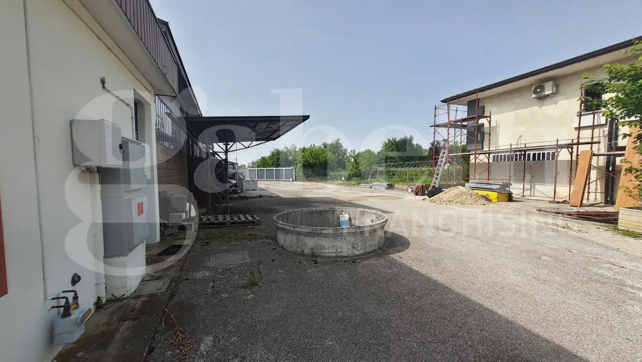 Capannone - Image 25