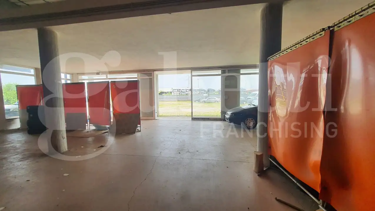 Capannone - Image 24