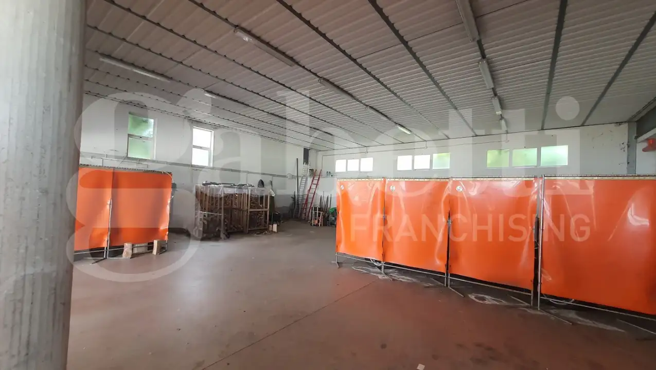 Capannone - Image 23