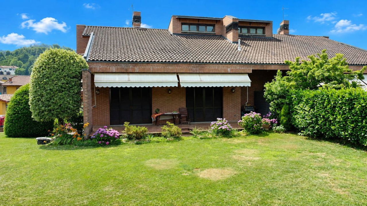 Villa - Image 2