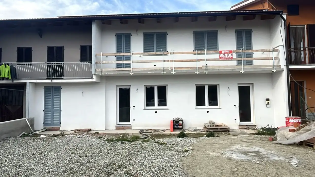 Villa - Image 2