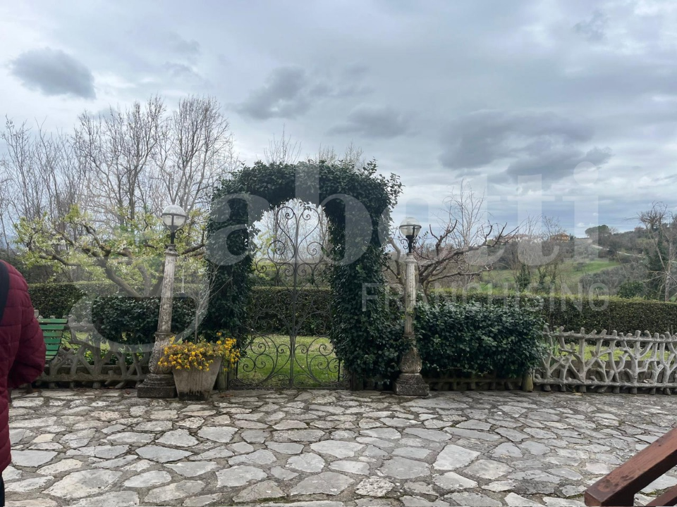 Villa - Image 1