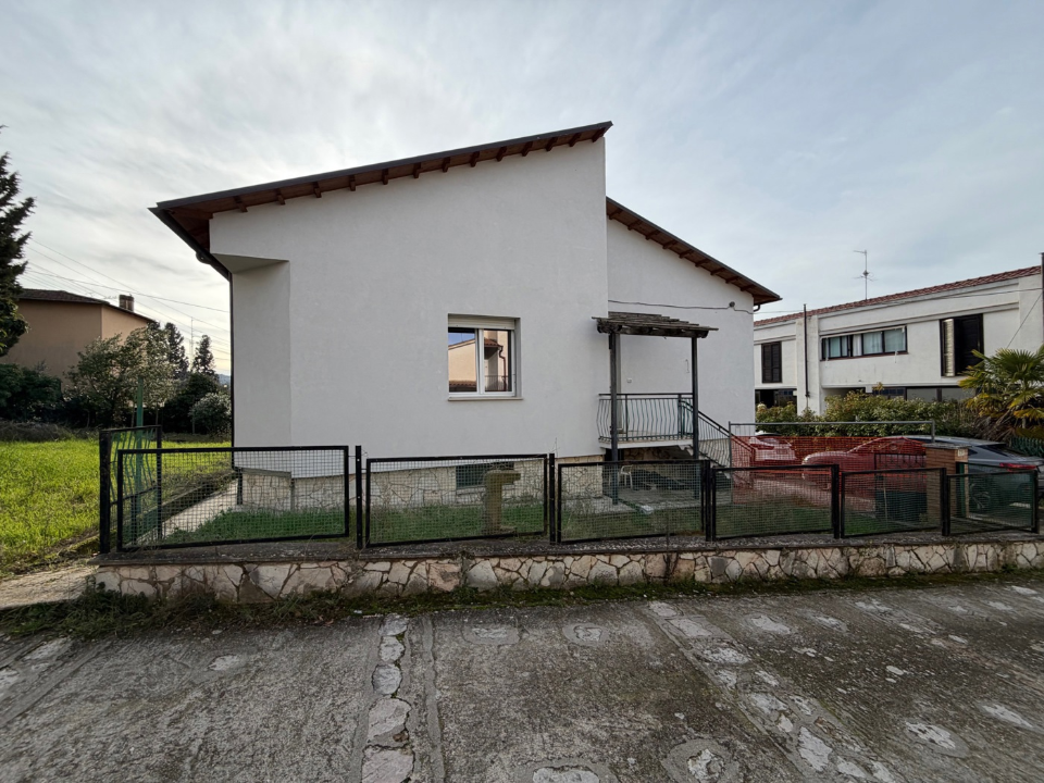 Villa - Image 2