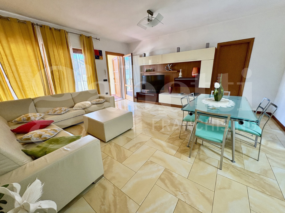 Villa - Image 2