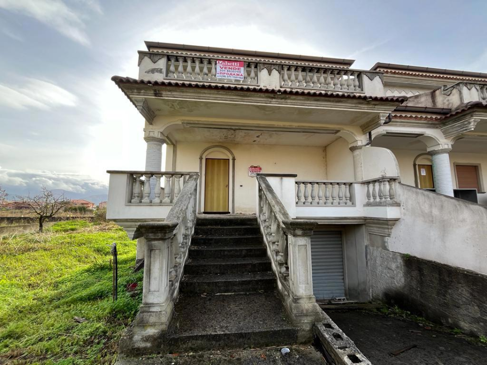 Villa - Image 4