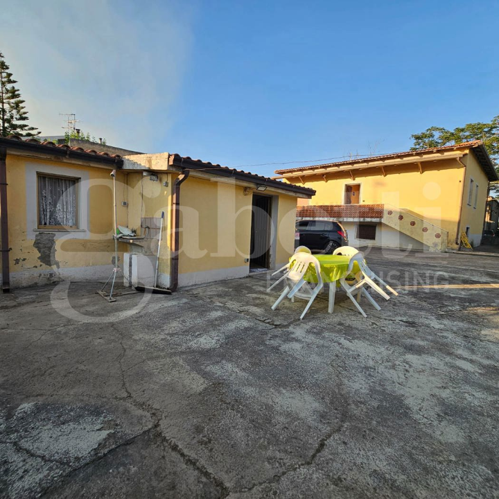 Villa - Image 4