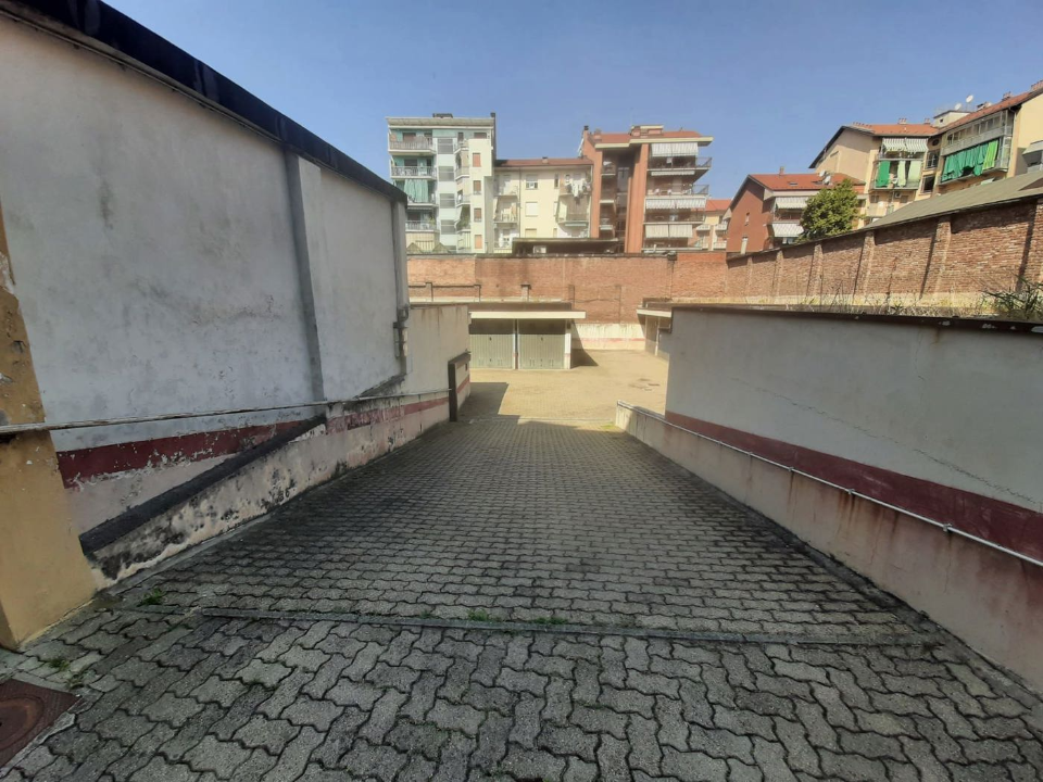 Box - Image 15